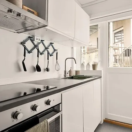 Dinbnb I Views & Street Parking In Sandviken Апартаменты *