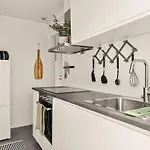 Dinbnb I Views & Street Parking In Sandviken * Bergen