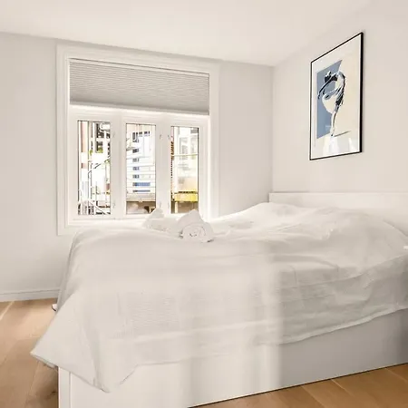 Dinbnb I Views & Street Parking In Sandviken *