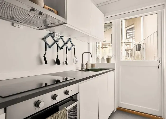 Dinbnb I Views & Street Parking In Sandviken 公寓 *